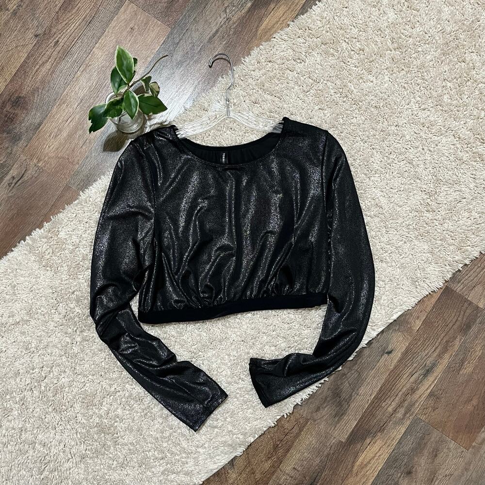 Torrid 1X Metallic Black Silver Shimmer Under It All Stretch Pullover Crop Top